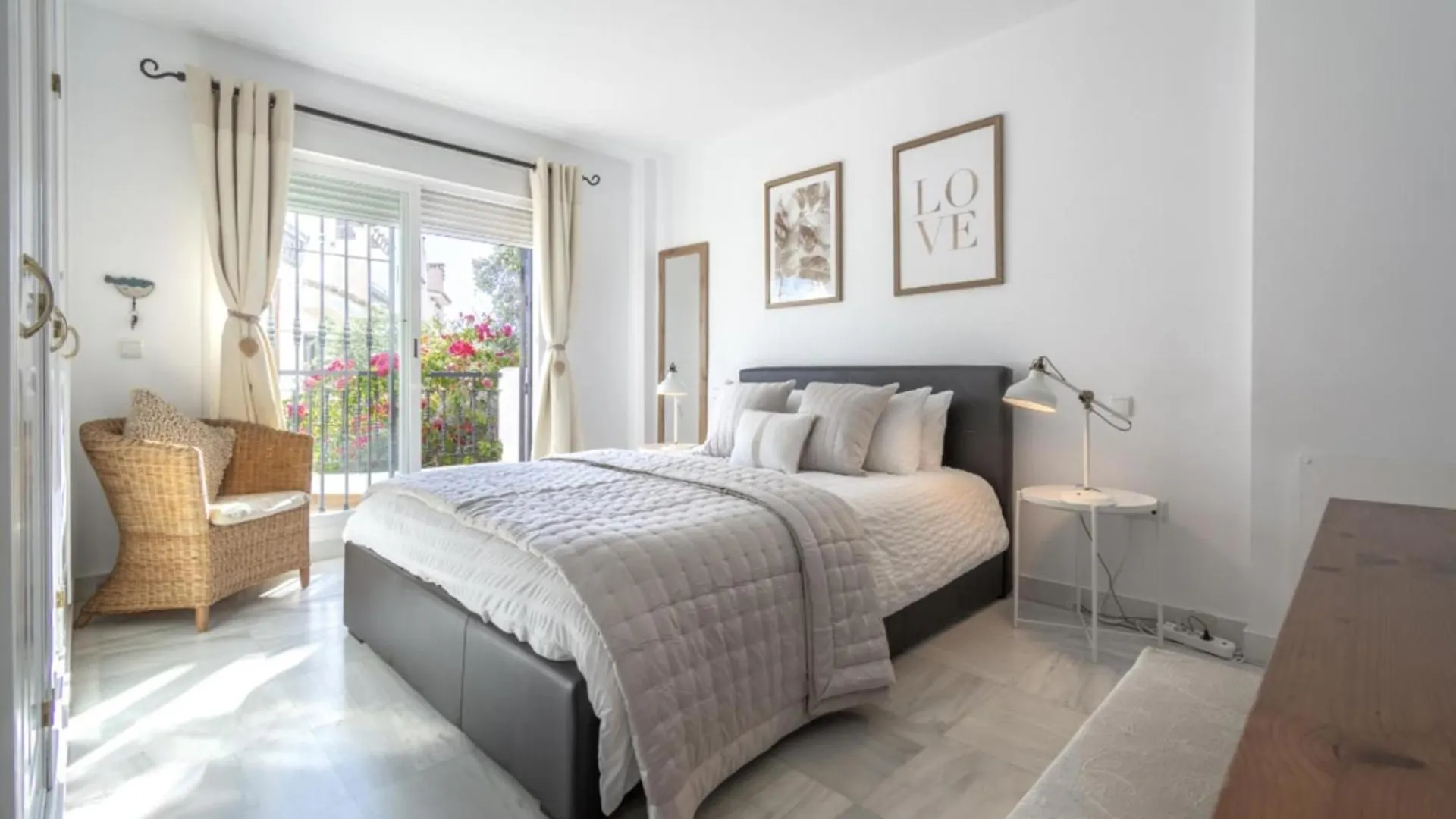 Luxury 3 Bed Townhouse In Puerto Banus Marbella Villa 0*,